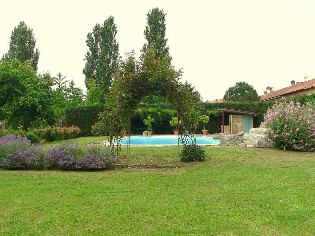 Agriturismo Borgo San Francesco Basiglio Luaran gambar