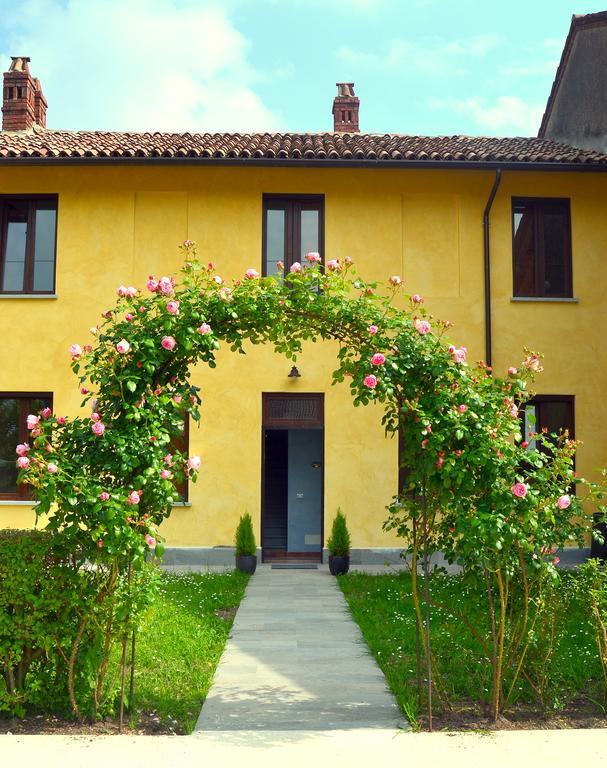 Agriturismo Borgo San Francesco Basiglio Luaran gambar